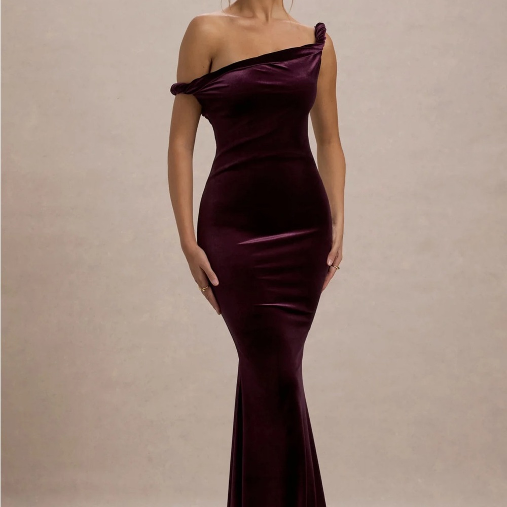NWT Club London Neeka | Port Velvet Twisted Asymmetric Maxi Dress